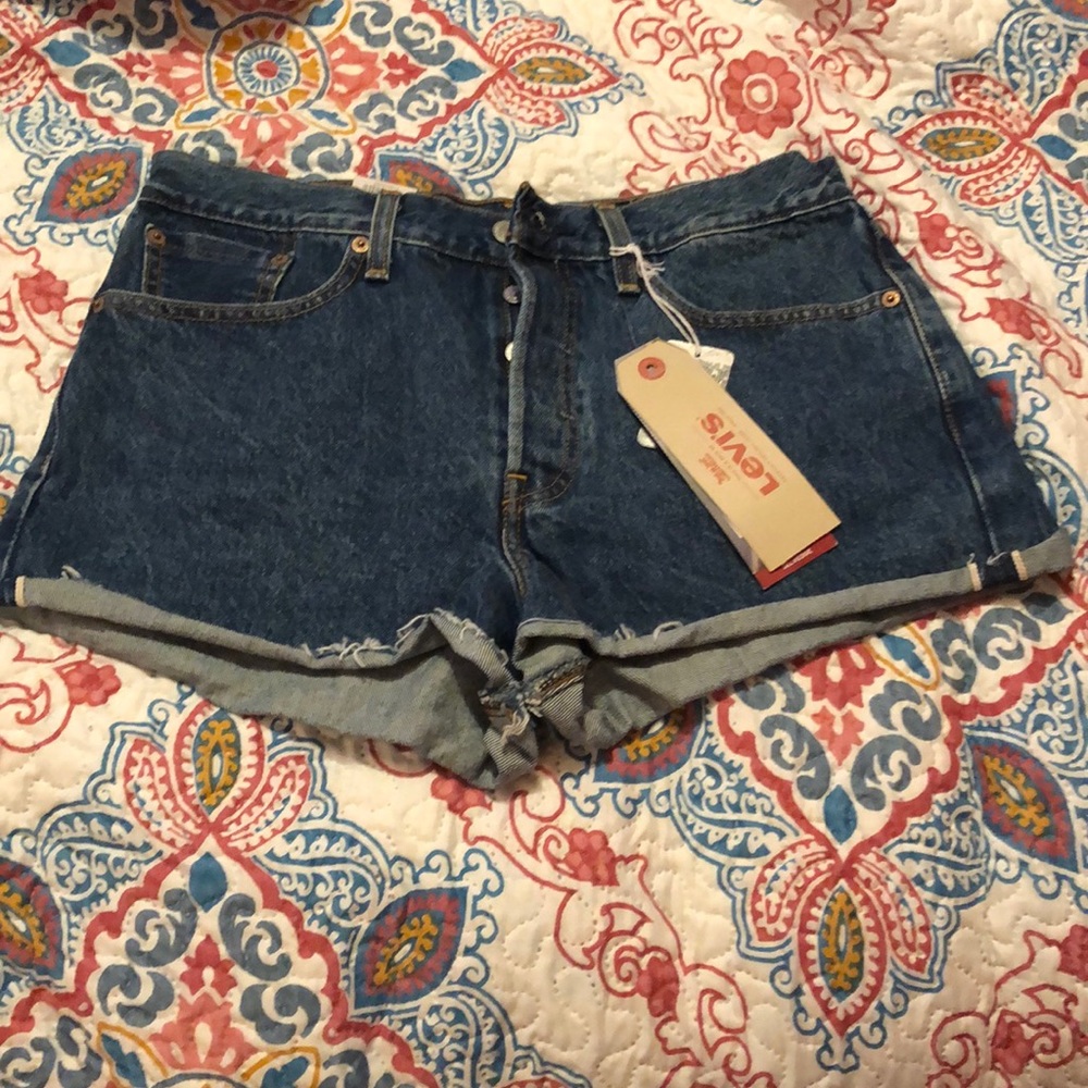 High rise Levi jean shorts size 30